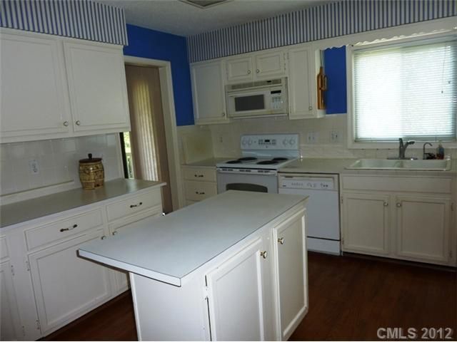 2078 Marquesas Ave, Tega Cay, SC 28708