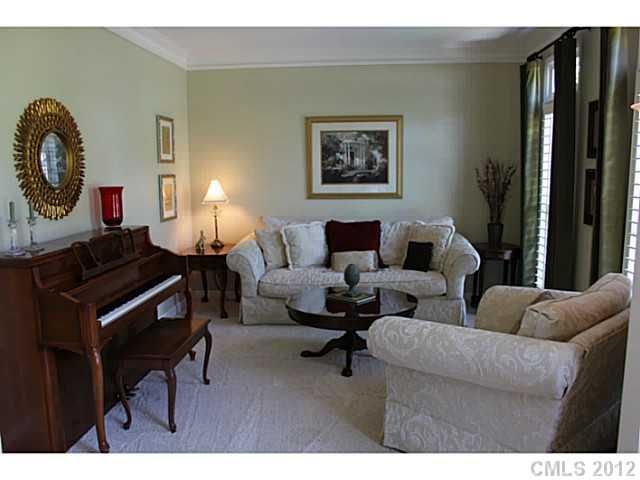 2836 Savannah Hills Dr, Matthews, NC 28105