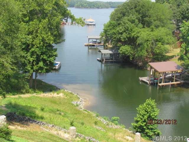 7093 Captains Ct, Tega Cay, SC 29708