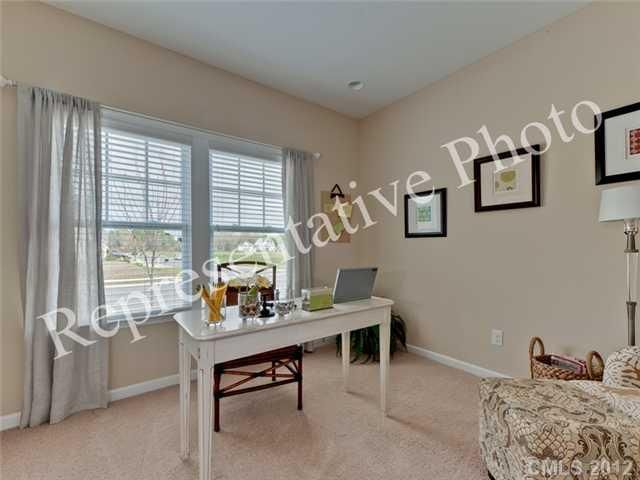9811 Cayenne Dr #107, Charlotte, NC 28214