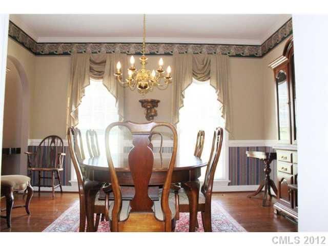 355 NW 43rd Ave, Hickory, NC 28601