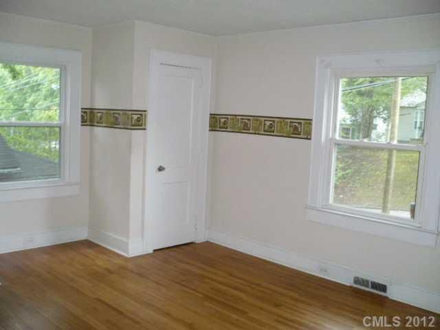 449 SW Spring St, Concord, NC 28025