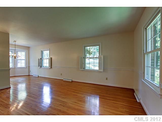 7719 Whistlestop Rd, Charlotte, NC 28210