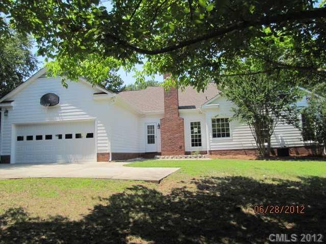 9830 Leaf Arbor Ln, Charlotte, NC 28277