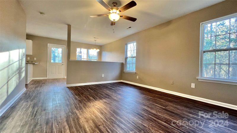 8806 Sharonbrook Dr, Charlotte, NC 28210