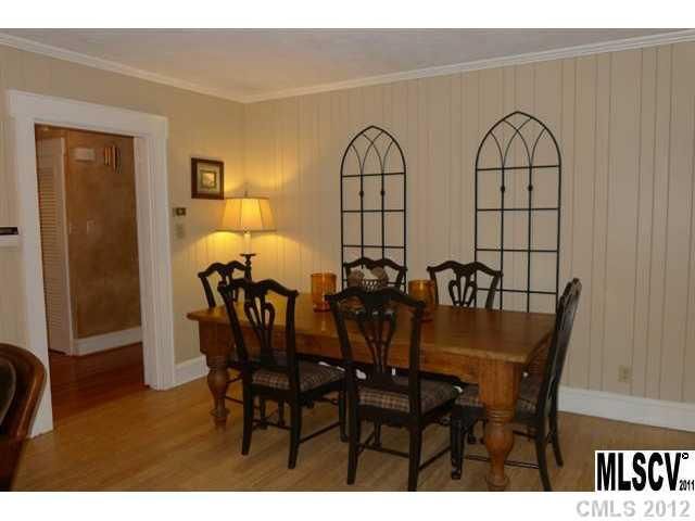 222 NE 5th Ave, Hickory, NC 28601