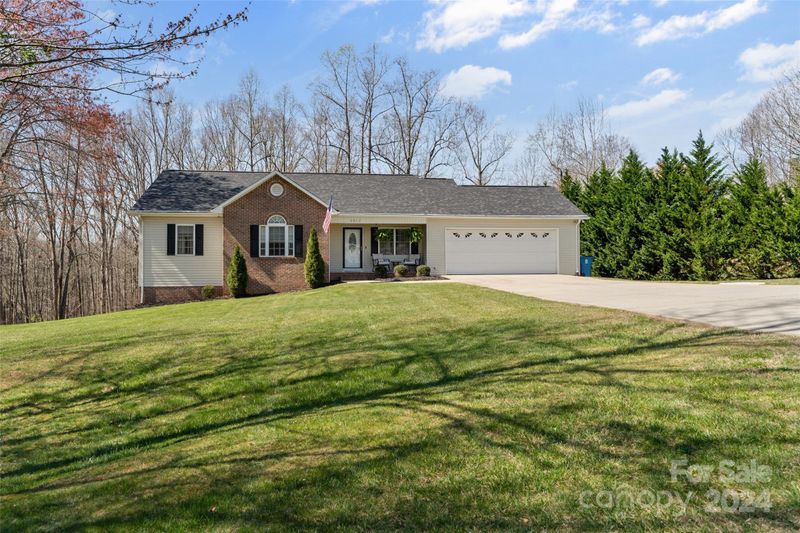 5937 Leil Rd, Hickory, NC 28602