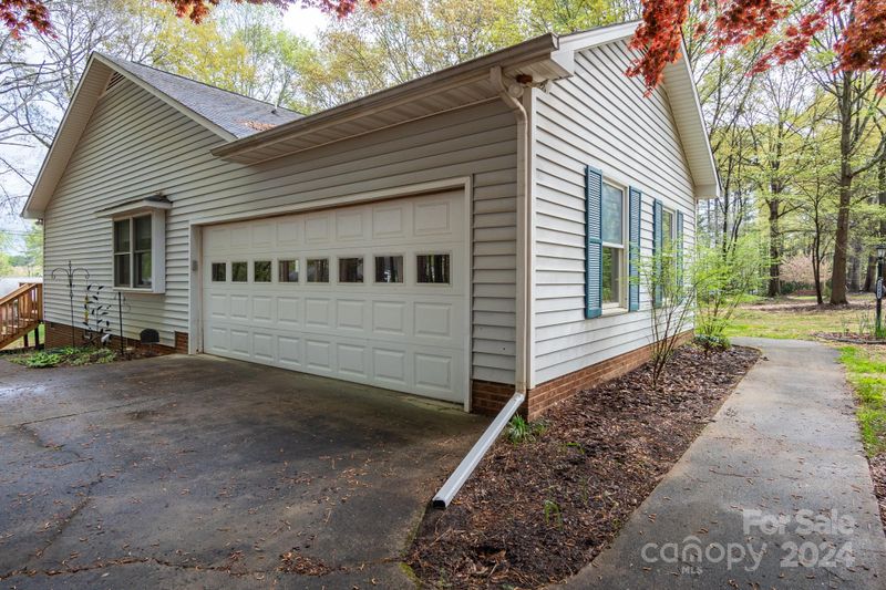2043 Cardinal Loop, Stanley, NC 28164