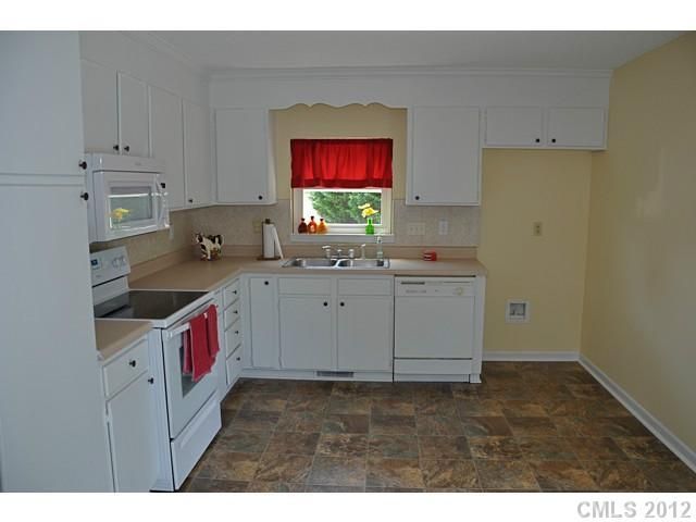 622 Gladedale Ln, Monroe, NC 28110