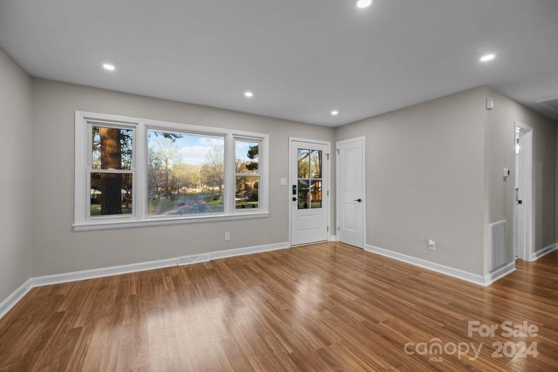 2129 Bromwich Rd, Charlotte, NC 28208