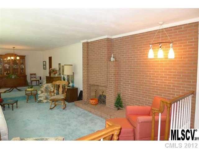 174 NW 17th Ave, Hickory, NC 28601