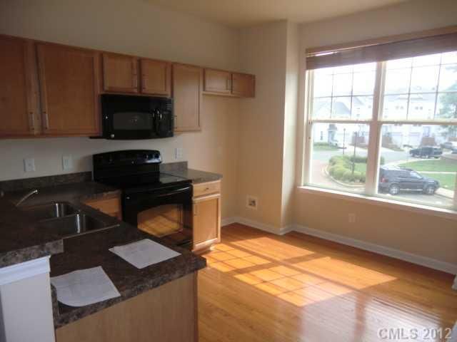 2818 Avalon Loop Rd #107, Charlotte, NC 28269