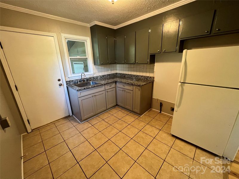 919 4th Ave, Gastonia, NC 28054