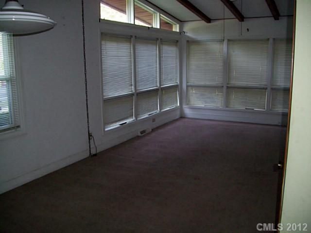 6047 Ingleside Dr, Charlotte, NC 28210