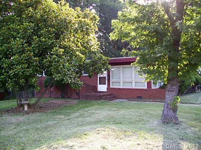 6047 Ingleside Dr, Charlotte, NC 28210