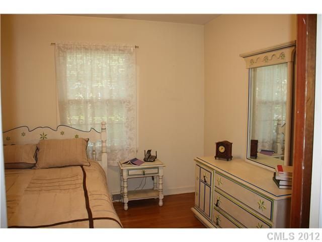 5209 Grafton Dr, Charlotte, NC 28215