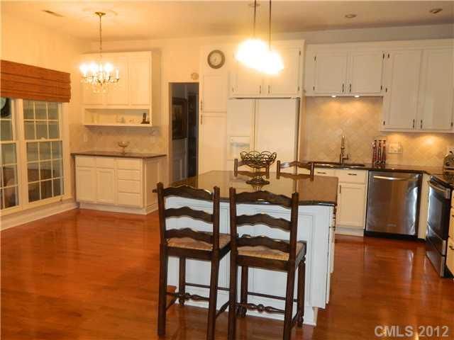 1607 Nightshade Pl, Matthews, NC 28105