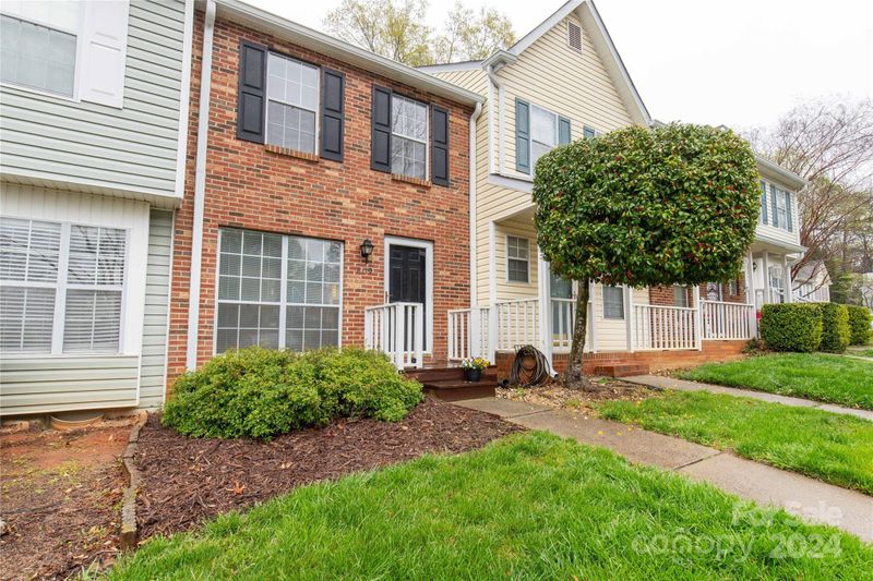 8119 Circle Tree Ln, Charlotte, NC 28277