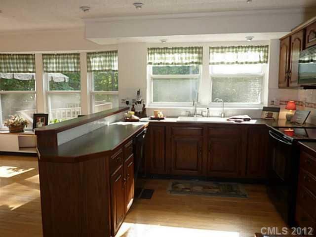 327 Minden Ln, Matthews, NC 28105