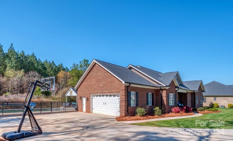 5298 Ivy Spring Ln, Concord, NC 28025