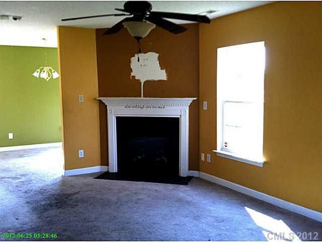 917 Crowders Woods Dr, Gastonia, NC 28052