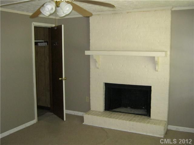 733 Woodlawn Rd, Mount Holly, NC 28120
