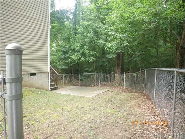 1310 Della Dr, Charlotte, NC 28217
