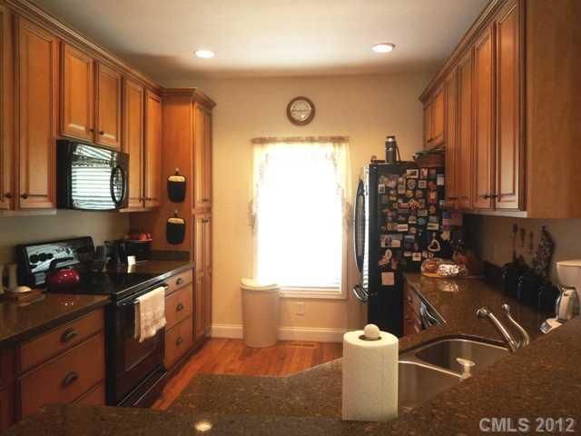 1974 Pittman Ln, Edgemoor, SC 29712