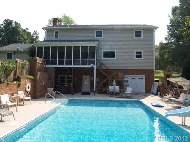 761 NE Williamsburg Dr, Concord, NC 28025