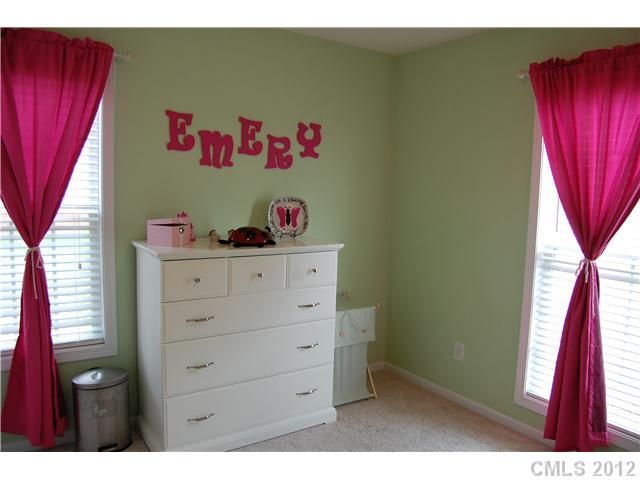 915 Carole Summey Dr, Dallas, NC 28034