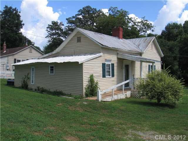 314 W Chestnut St, Stanley, NC 28164