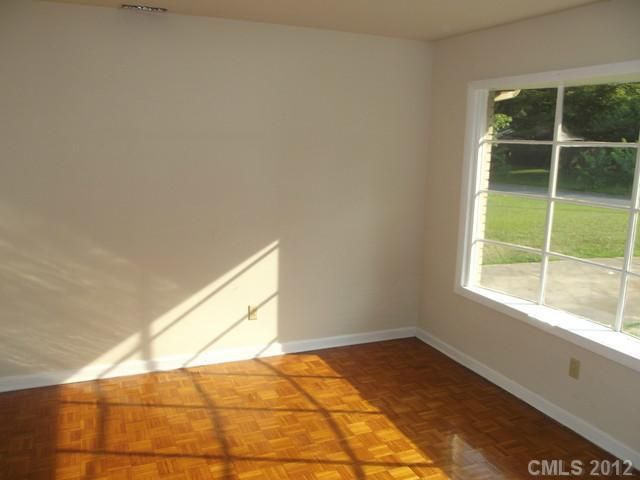 311 Frank Dr, Charlotte, NC 28215