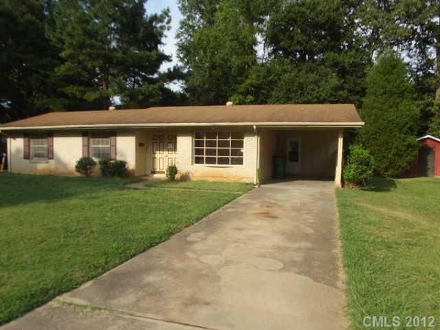 311 Frank Dr, Charlotte, NC 28215