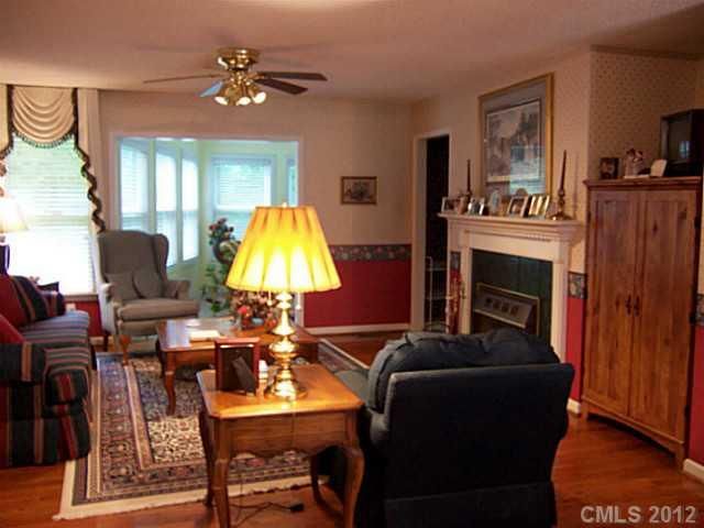 302 Lariat Dr, Lincolnton, NC 28092