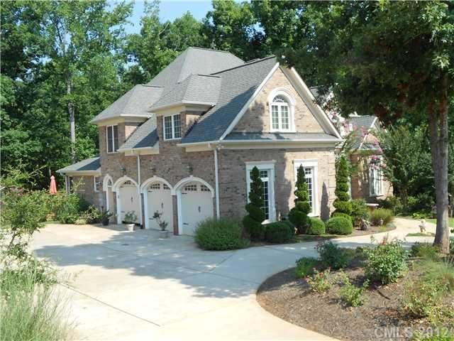 9022 Wingpoint Dr, Belmont, NC 28012