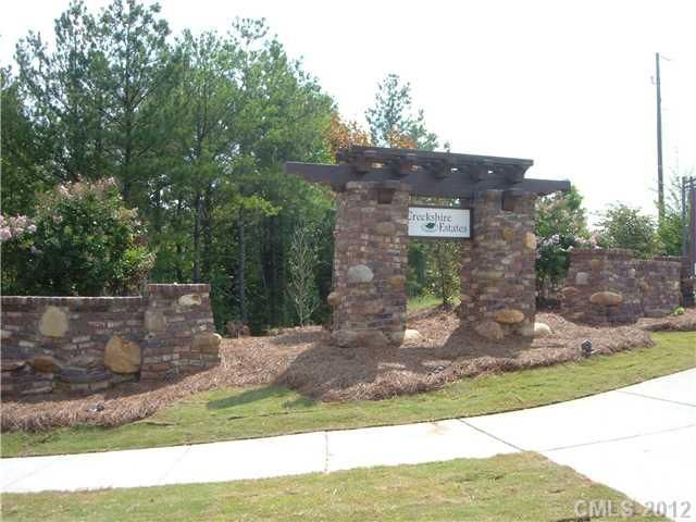 14933 Brannock Hills Dr, Charlotte, NC 28278