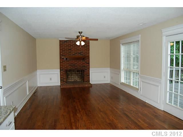 1119 Weeping Willow Ln, Matthews, NC 28105