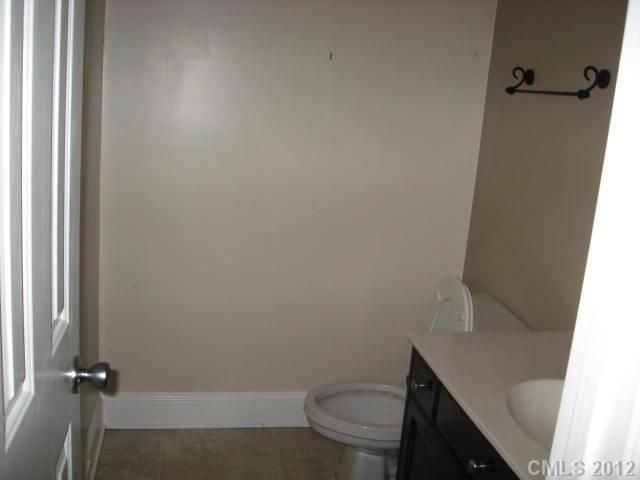 2444 Kirkholm Dr, Matthews, NC 28105