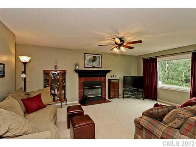 573 NE 30th Avenue Cir, Hickory, NC 28601