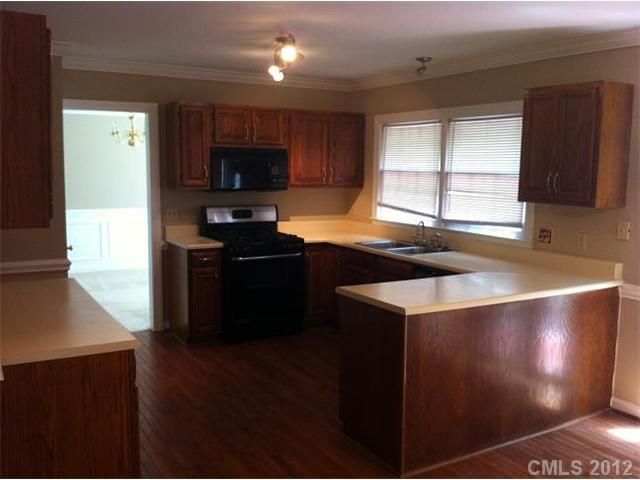 7303 Kinsmore Ln, Charlotte, NC 28269