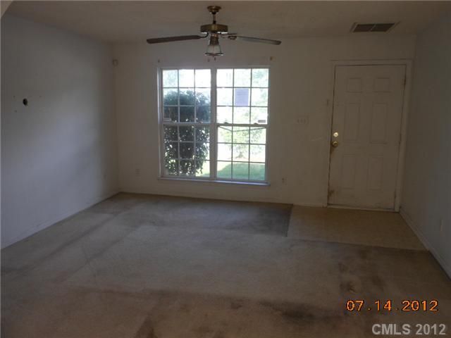 6744 Hidden Forest Dr, Charlotte, NC 28213