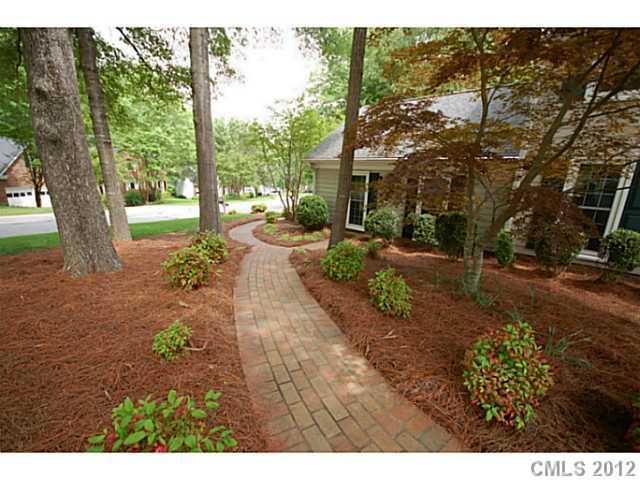 2001 Glendalough Ln, Matthews, NC 28105