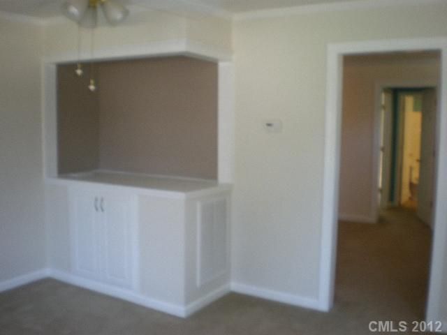 1009 S Walnut St, Kannapolis, NC 28081