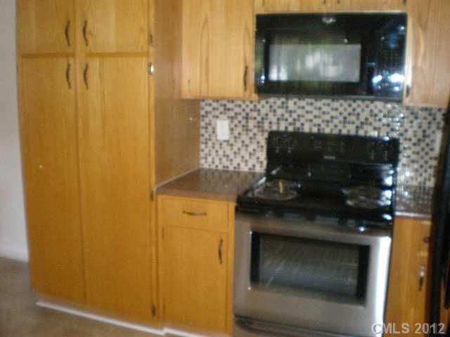 1009 S Walnut St, Kannapolis, NC 28081