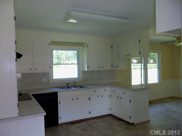 114 Robin Ln, Statesville, NC 28677