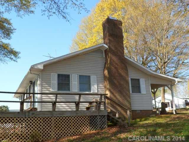 707 Island Point Rd, Mount Holly, NC 28120