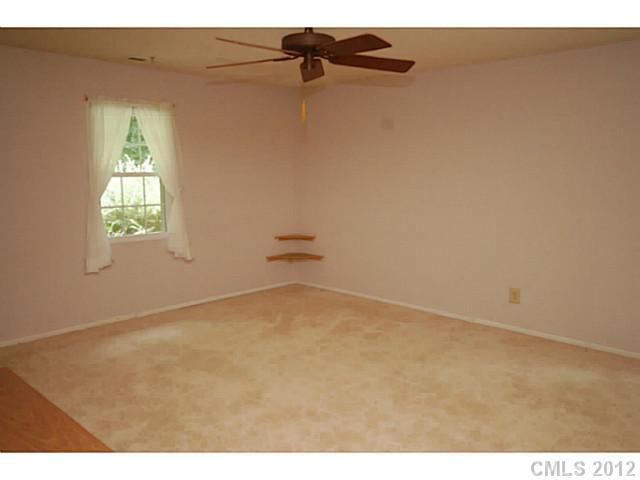8008 Potters Rd, Matthews, NC 28104