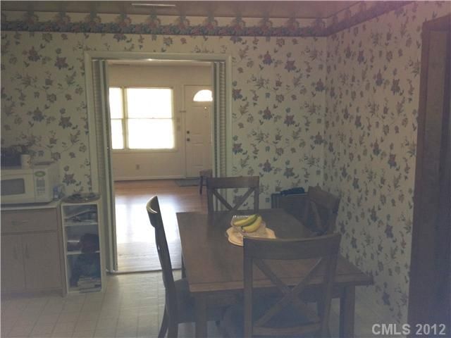9117 Singing Pine Rd, Charlotte, NC 28214