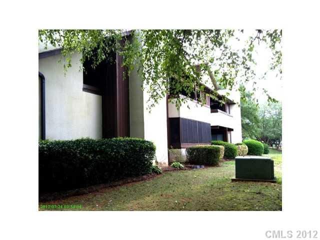 5722 Dockside Dr #104, Charlotte, NC 28227