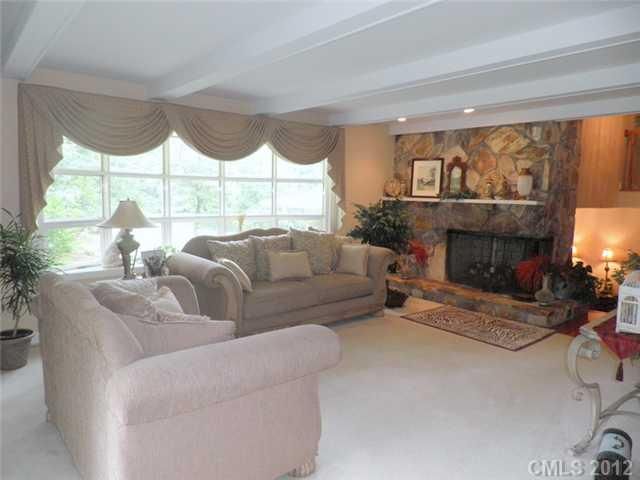 950 General Hoke Dr, Lincolnton, NC 28092